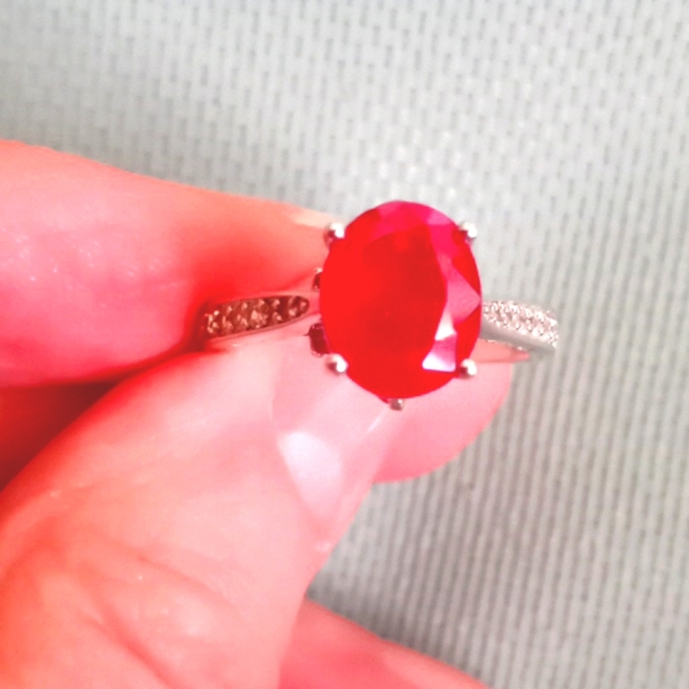 NIASSA RUBY, WHITE ZIRCON RING